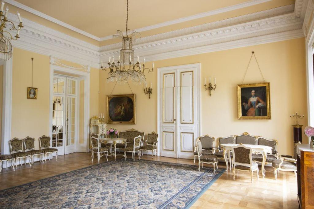 Hotel Butikowy Palac Jablonna ภายนอก รูปภาพ